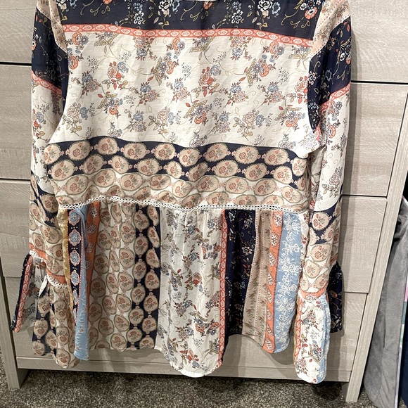 Love Riche Boho and Lace 70’s Style Multi Patterned Top Size Large - Picture 8 of 13